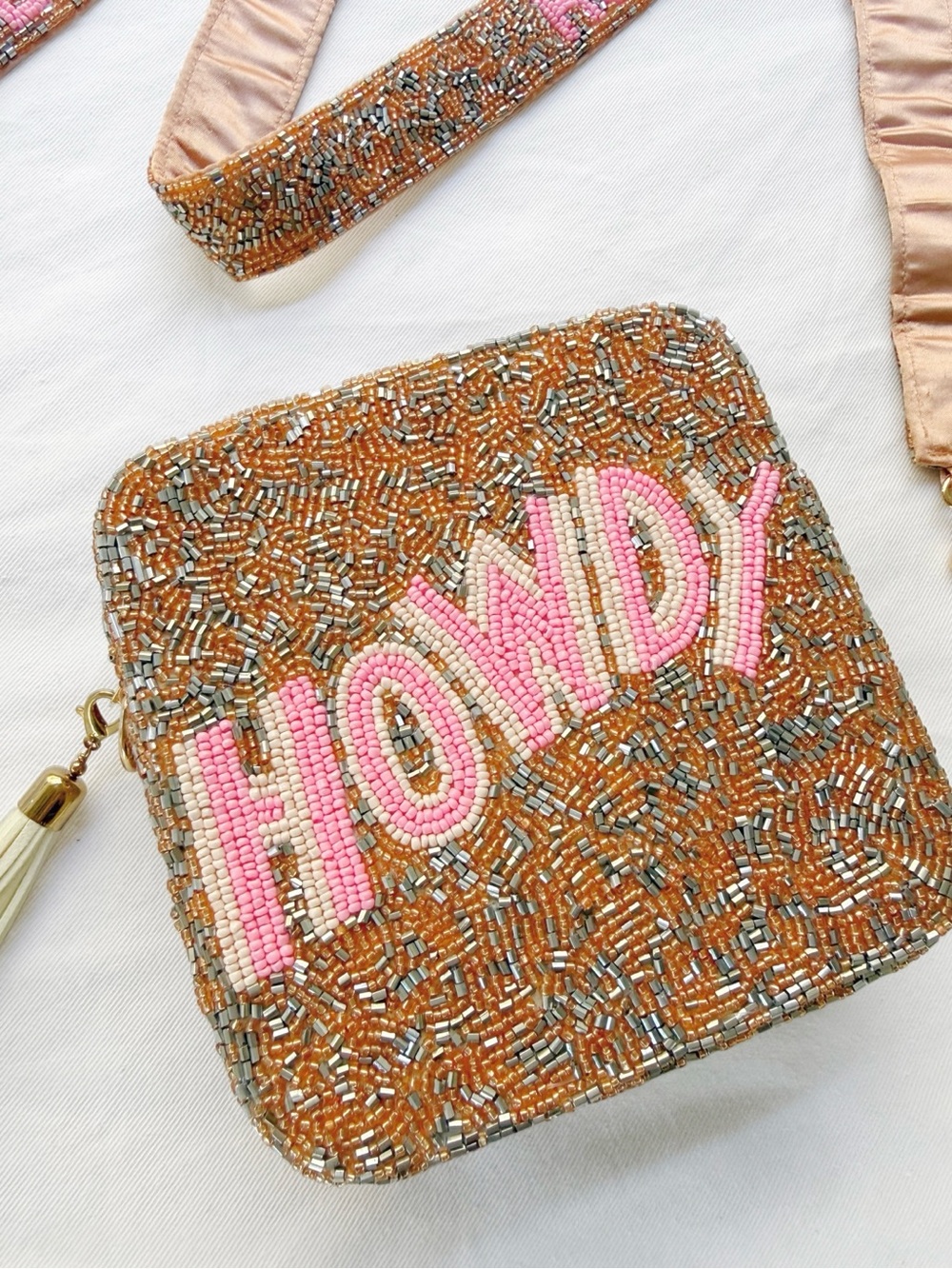 โHowdyโ Beaded Crossbody Purse - Picture 8 of 10